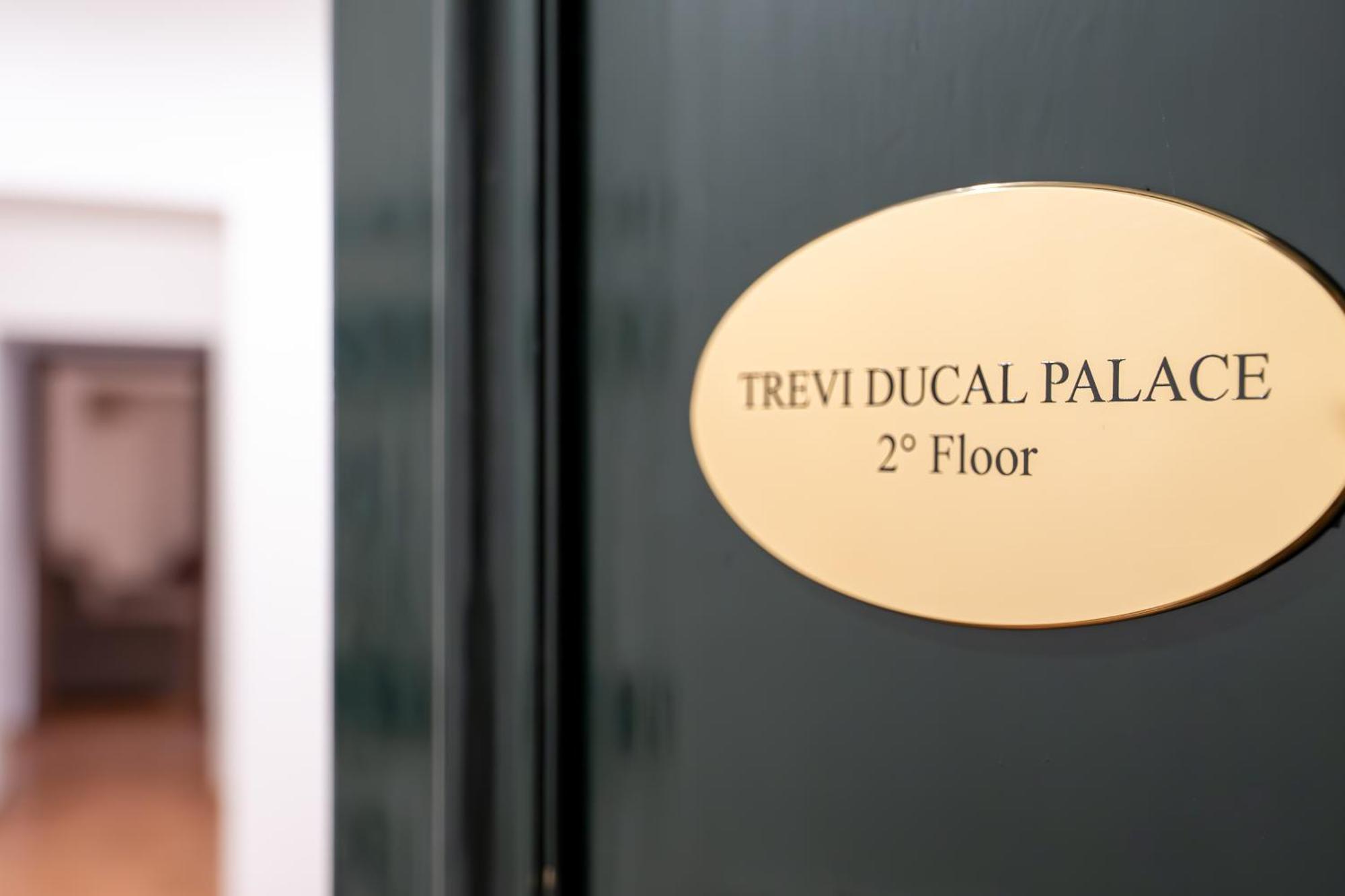 Trevi Ducal Palace Рим Екстер'єр фото
